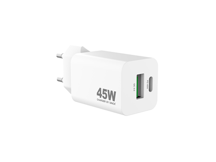 Hvid 45W oplader med USB-porte.